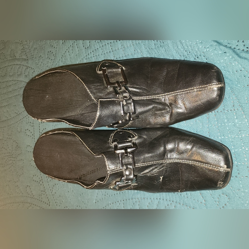 AEROSOLES Black Leather Footwear